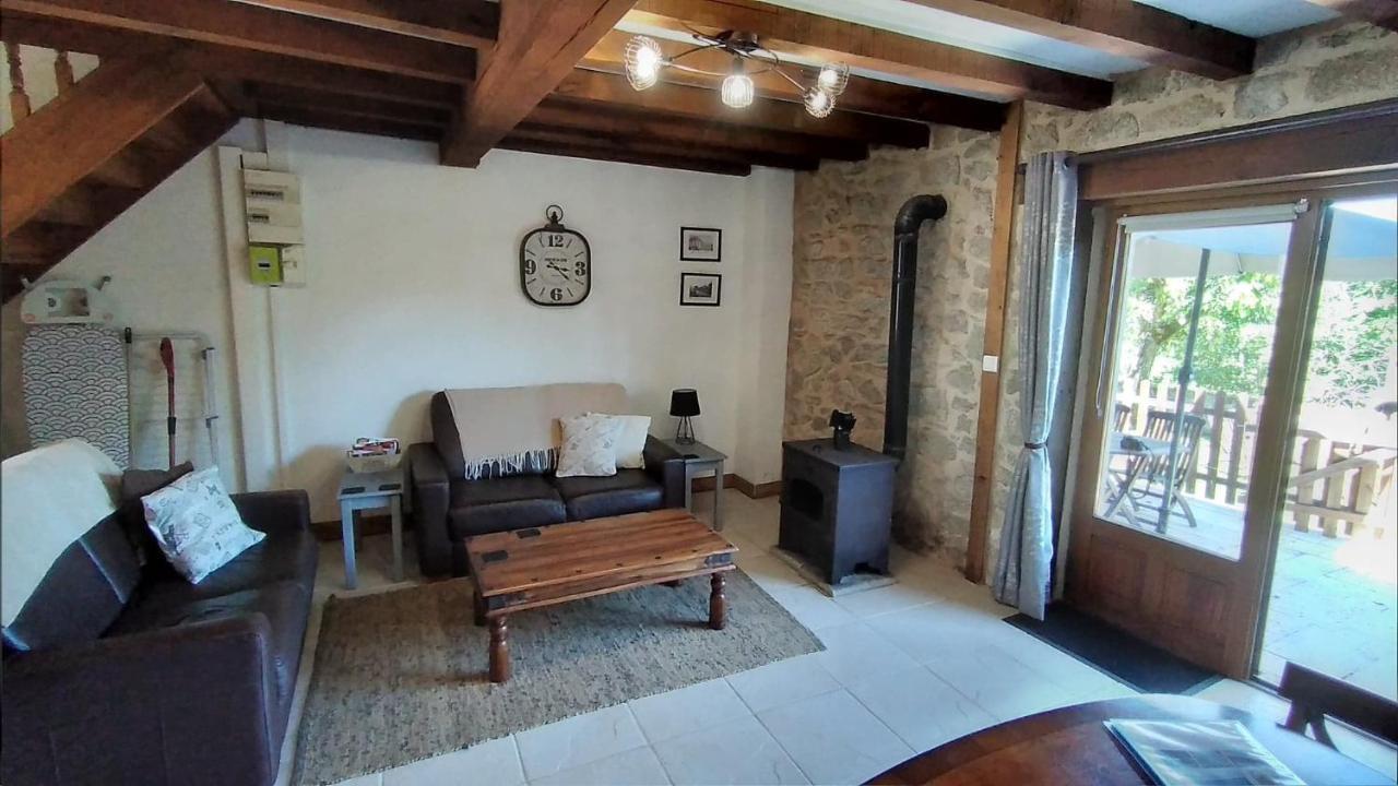 Character 2 Bed Cottage Within Walking Distance Of Bar/Restaurants Piégut-Pluviers 外观 照片