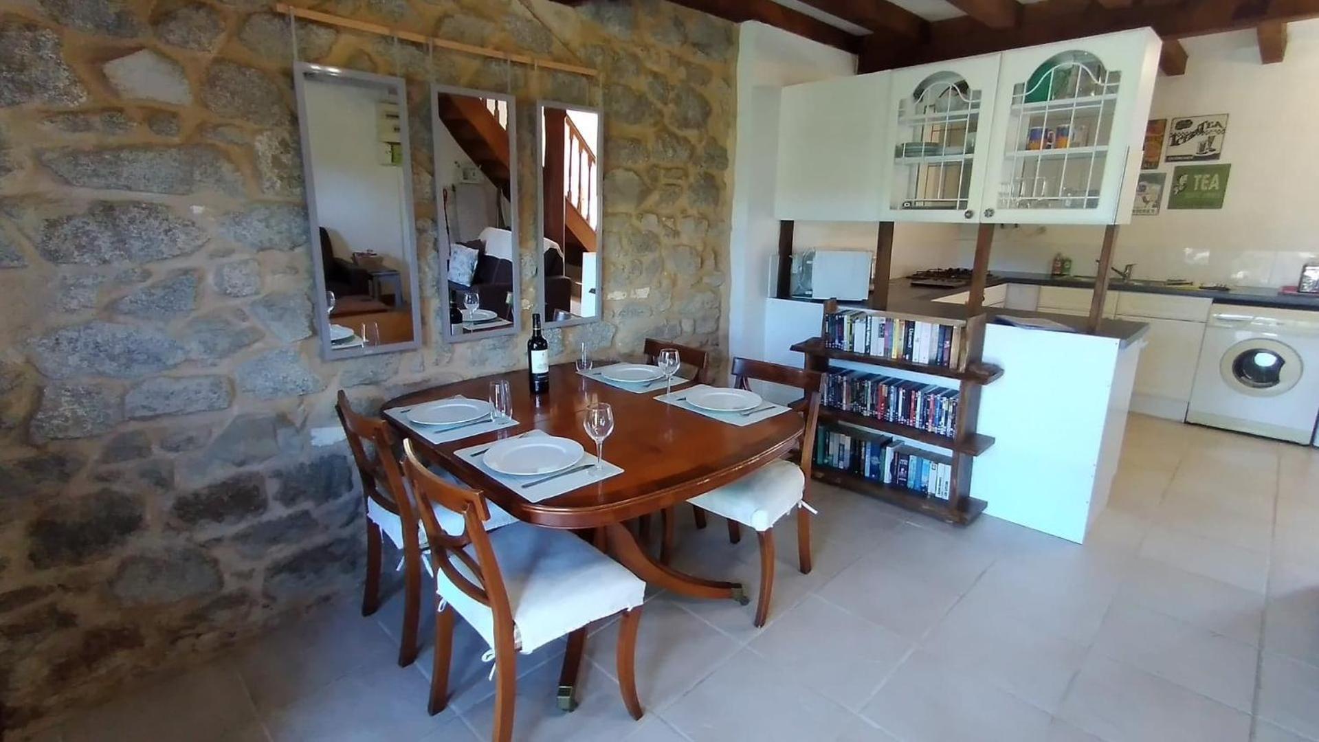 Character 2 Bed Cottage Within Walking Distance Of Bar/Restaurants Piégut-Pluviers 外观 照片