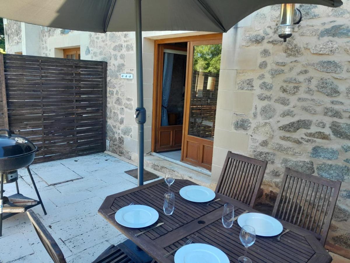Character 2 Bed Cottage Within Walking Distance Of Bar/Restaurants Piégut-Pluviers 外观 照片